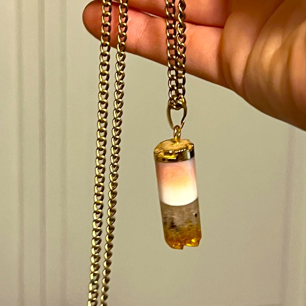 Gold crystal pendant necklace